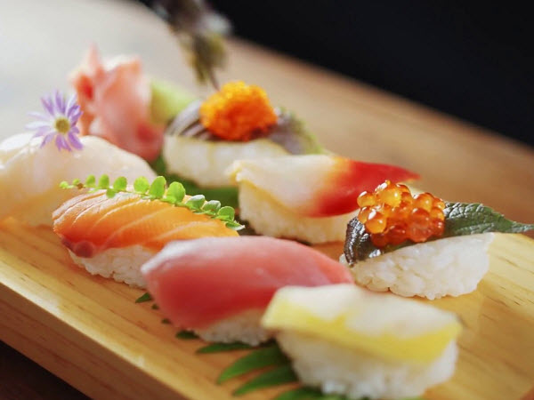 Học làm sushi Nhật vừa đẹp vừa ngon