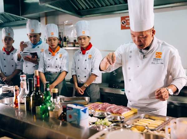 đầu bếp chuyên nghiệp quốc tế