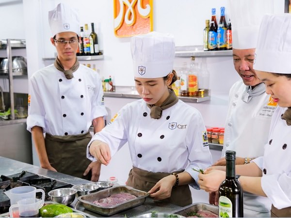 trường trung cấp nấu ăn CET